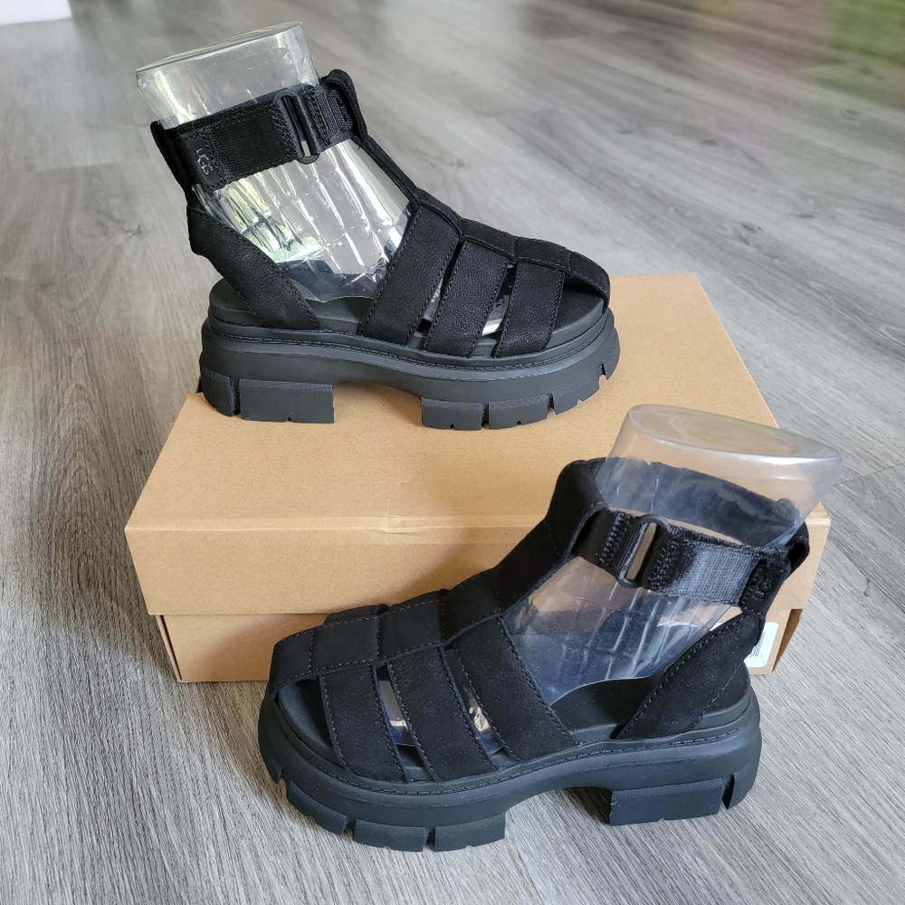 UGG  Ashton Strapy Sandal